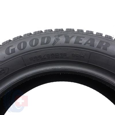 4. Opony 205/60 R16 2x GOODYEAR 92H Ultra Grip Zimowe 2019 8-8,2mm