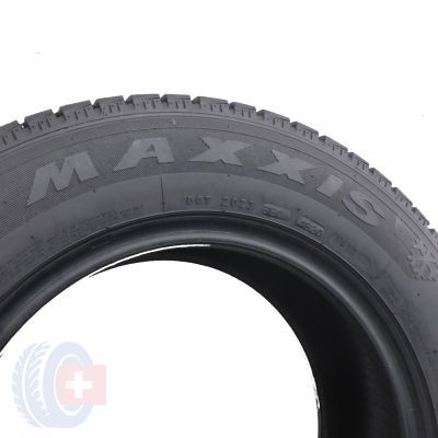 4. 2 x MAXXIS 215/65 R15 C  104/102T Vansmart Snow Zima  8.8mm