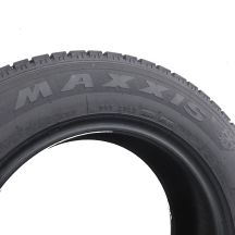 4. 2 x MAXXIS 215/65 R15 C  104/102T Vansmart Snow Zima  8.8mm