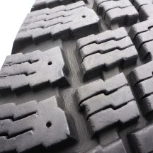 8. 4 x NOKIAN 235/85 R16 120/116Q LT Hallapeliitta Zima 9.2-10mm 2010 