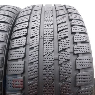3. Opony 235/45 R18 2x KUMHO 98V XL I zen KW27 Zimowe 2015 8-8,5mm