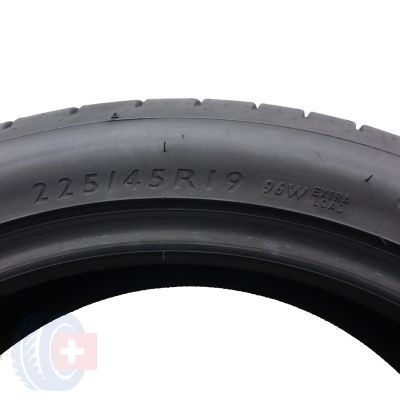 4. 2 x DUNLOP 225/45 R19 96W XL Sport Maxx RT Lato 2020 7,2-7,8mm