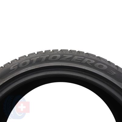 8. 2 x PIRELLI 235/40 R19 96V XL Sottozero 3 Winter Zima 2021 6,8mm