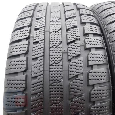 2. Opony 235/45 R18 2x KUMHO 98V XL I zen KW27 Zimowe 2015 8-8,5mm