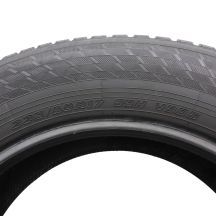 4. 2 x YOKOHAMA 225/60 R17 99H BluEarth Winter V905 Zima 2019 6,8mm