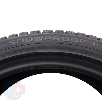 6. 2 x NOKIAN 245/40 R19 98V XL Snowproof 1 Zima 6-6,8mm 2023