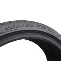 4. 2 x PIRELLI 225/40 R19 93W XL P Zero M0 Lato 6mm