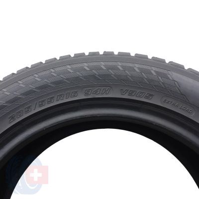 6. 4 x YOKOHAMA 205/55 R16 94H XL BluEarth*Winter V905 Zima 2017 7,5-7,7mm