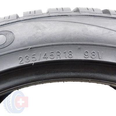 6. Opony 235/45 R18 2x KUMHO 98V XL I zen KW27 Zimowe 2015 8-8,5mm