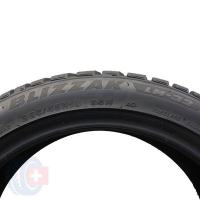 5. 4 x BRIDGESTONE 225/45 R18 95H XL A0 Blizzak LM-32 Zima 2015, 2016 6,2-6,8mm